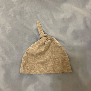 Colored Organics Knotted Hat | Gray